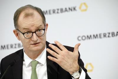 Днем ранее о смерти проекта в интервью газете Handelsblatt объявил Михаэль Мандель, член правления Commerzbank: «Мы решили не продолжать проект Коперника»